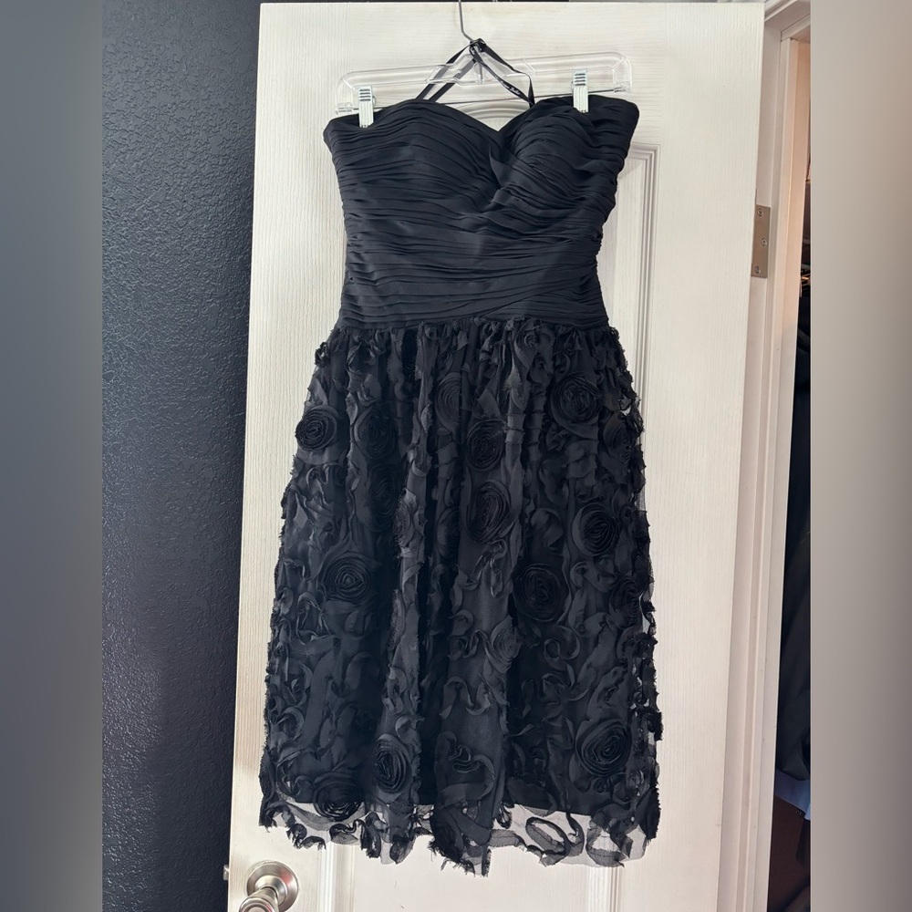 Monique Lhuillier Black Strapless Textured prom dress